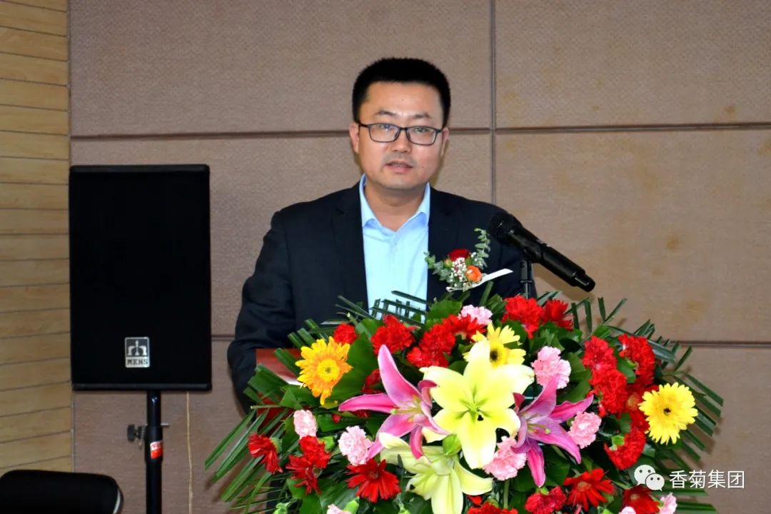 树立标杆争先进